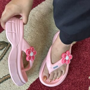 Women’s lightweight waterproof balanced heel sandal in Pink