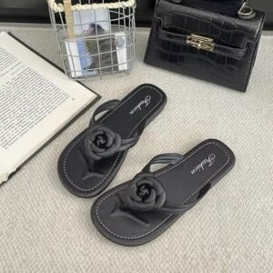 Women’s Rose-Design PVC flat sandals in Black