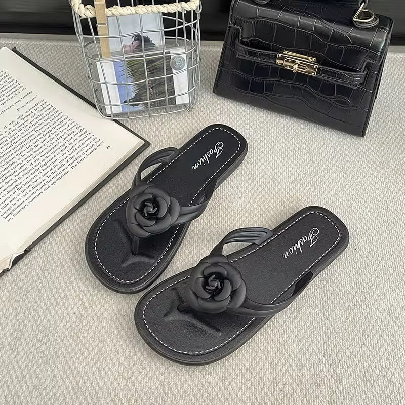 Women’s Rose-Design PVC flat sandals in Black