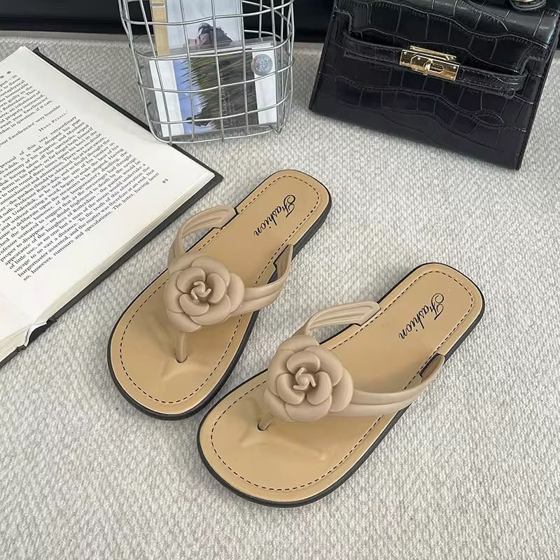 Women’s Rose-Design PVC flat sandals in Brown