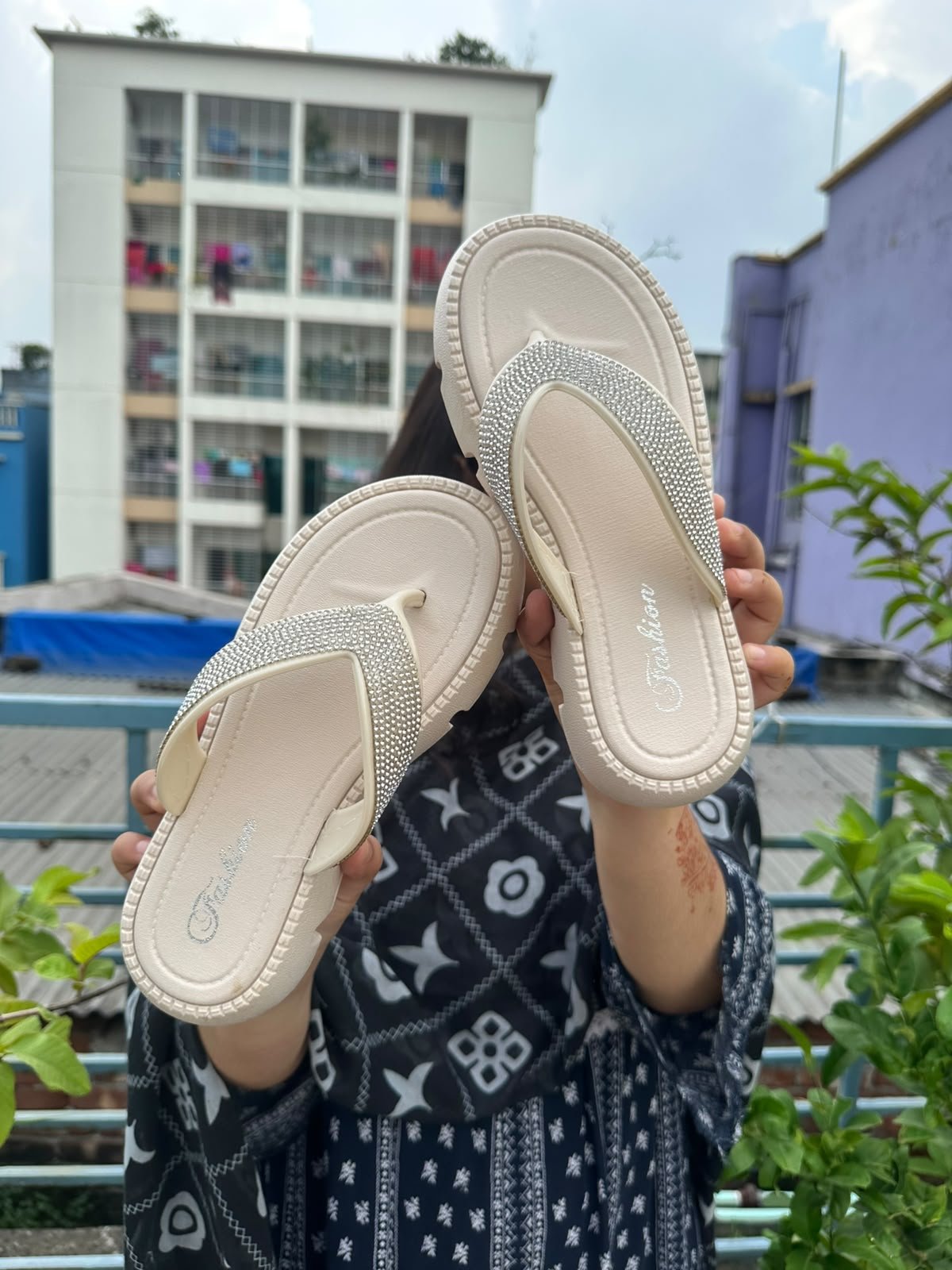 Women’s Stone-Detail heel sandals in White