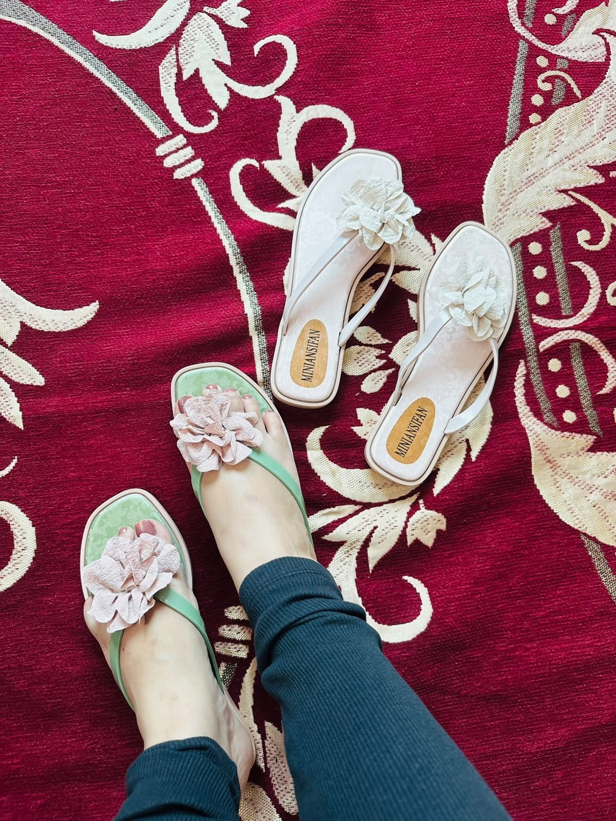 Women’s Flower-Design Soft PVC Flat Sandals - product detail